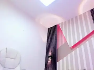 Stripchat Live Sex Cam of _shantal_smith