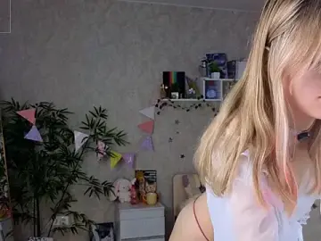 Stripchat Free Porn Cam of AnnyiBlue