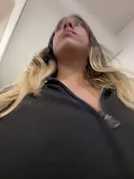 Stripchat Watch Live Sex Cams of Enyeld_ruru