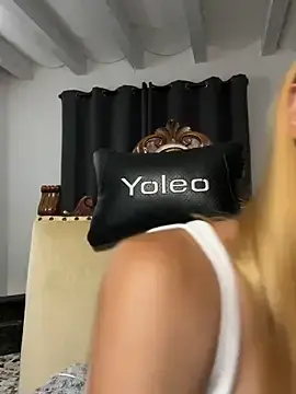 Stripchat Nude Webcam of kylie_blck