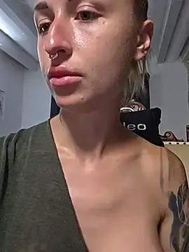 Stripchat Free Porn Cam of kylie_blck