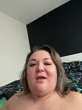 Stripchat Adult Webcam of MikyVesela