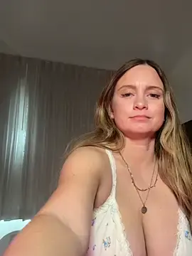 Stripchat Best Webcam of Sophie_Raegan