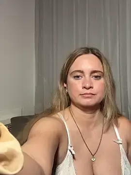 Stripchat Live Porn of Sophie_Raegan