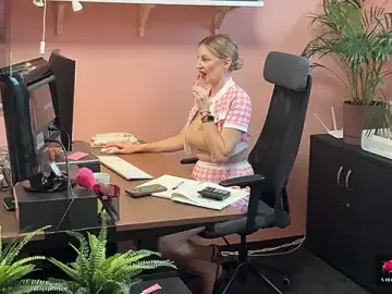 Stripchat Live Sex Cam of legsLONG