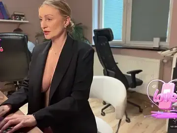 Stripchat Live Sex Cam of legsLONG