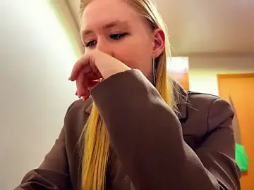 Stripchat Live Sex Cam of RoseBakeer