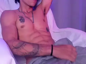Stripchat Free Porn Cam of AkazaBoy_
