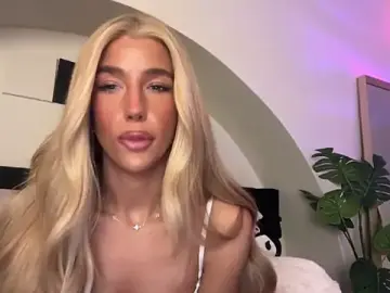 Stripchat Live Sex of KENNIEXROSE