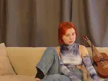 Stripchat Live Sex Cam of RavenOpaline