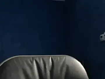 Stripchat Live Sex Cam of alex_blu