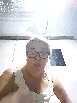 Stripchat Sex Cam of momismilf544