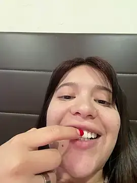 Stripchat Free Live Porn of kiarafonseca_