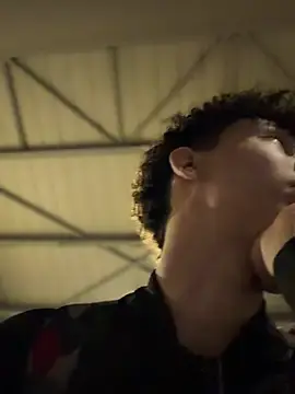 Stripchat Nude Webcam of yoursexyjose