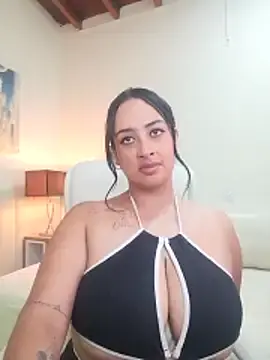 Stripchat Sex Cam of DaniRousse