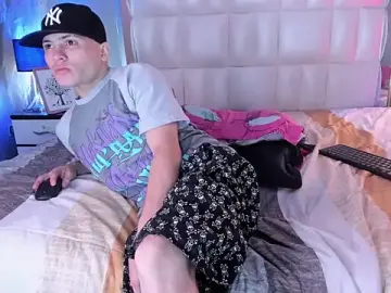 Stripchat Nude Webcam of Roger_And_Ramona