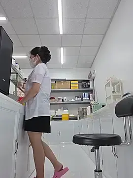 Stripchat Adult Webcam of HinaLovely