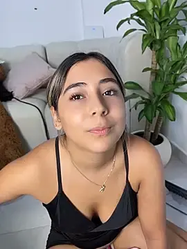Stripchat Adult Webcam of MelodyRey__