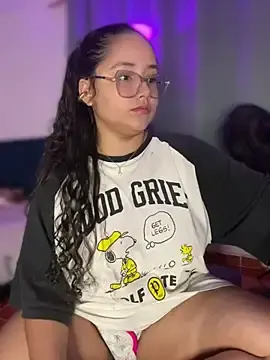 Stripchat Live Sex Cam of CurlyGirl_1