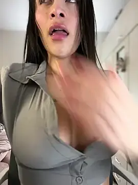 Stripchat Nude Webcam of Emmily_19