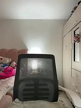 Stripchat Live Porn of Emmily_19