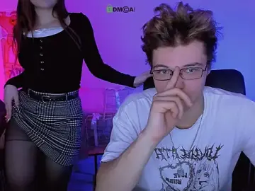 Stripchat Free Porn Cam of pure_radiance1