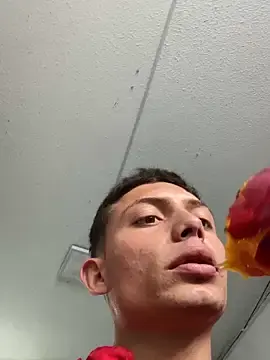 Stripchat Watch Live Sex Cams of santiObrero