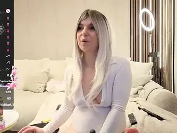 Stripchat Sex Cam of sarahann_official