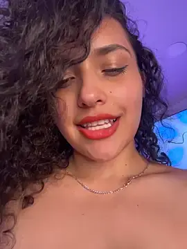 Stripchat Adult Webcam of Lucy_Marin
