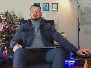 Stripchat Adult Webcam of HenryBenso