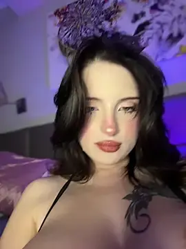 Stripchat Free Live Porn of Melissa_cum