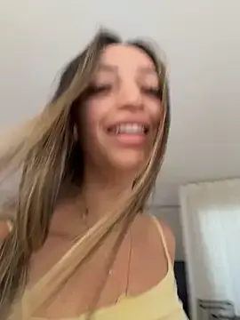 Stripchat Sex Cam of BelleLouiseVp