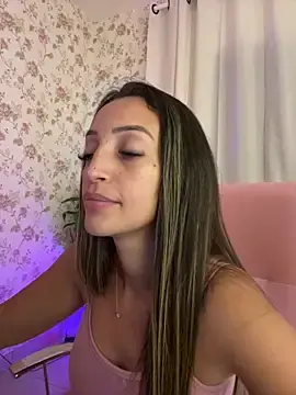 Stripchat Live Sex Cam of BelleLouiseVp