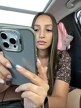 Stripchat Free Live Porn of BelleLouiseVp