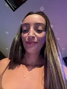 Stripchat Live Porn of BelleLouiseVp