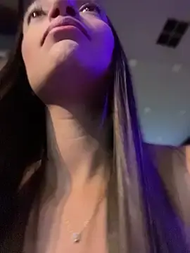 Stripchat Free Porn Cam of BelleLouiseVp