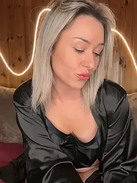 Stripchat Live Sex of petrouchkaaa_