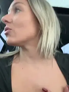 Stripchat Best live sex cam show of petrouchkaaa_