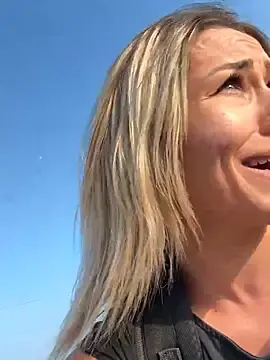 Stripchat Adult Webcam of petrouchkaaa_