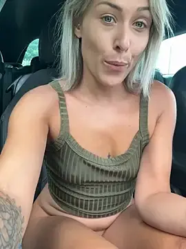 Stripchat Free Porn Cam of petrouchkaaa_