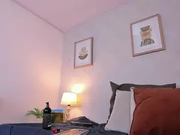 Stripchat Live Sex Cam of Caroline_dh