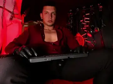 Stripchat Best live sex cam show of Master_Connor_BDSM