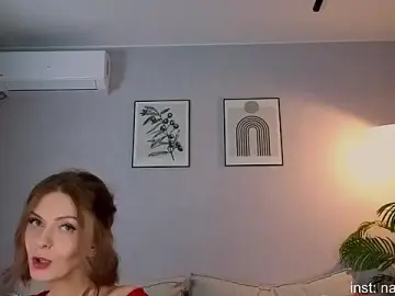 Stripchat Nude Webcam of Naomi_Girly