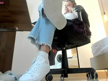 Stripchat Live Sex Cam of alma_fenix