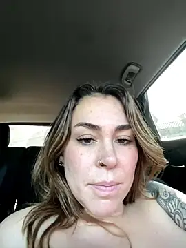 Stripchat Live Sex Cam of LeaGambit__