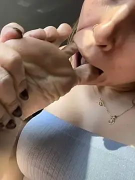 Stripchat Free Live Porn of LeaGambit__