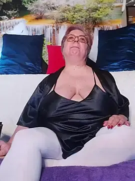 Stripchat Free Live Porn of QueenPammy1