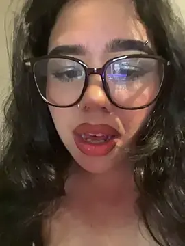 Stripchat Live Sex Cam of bigasianpersuasion