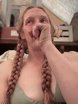 Stripchat Nude Webcam of GoldenFlameGoddess