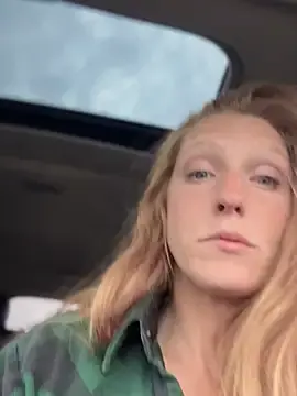 Stripchat Sex Cam of GoldenFlameGoddess